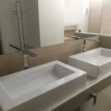 Petit Paris - Incantevole In Centro A A Pochi Passi Dal Palais De Festival * كان